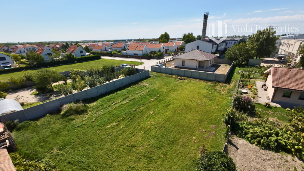 Stavebný pozemok v slepej ulici |Kvetoslavov, Čučoriedková