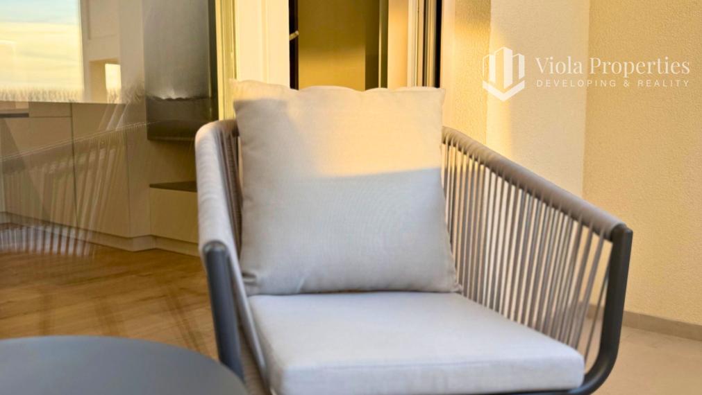 ZARIADENÝ 1i byt s najkrajším výhľadom a s parkovaním v cene