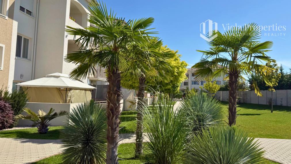 Elegantný 2-izbový byt s terasou | Parkovanie v cene, top lokalita